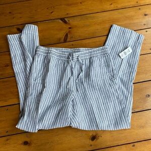 L.L. Bean Linen Navy and White Striped Pants size 8
